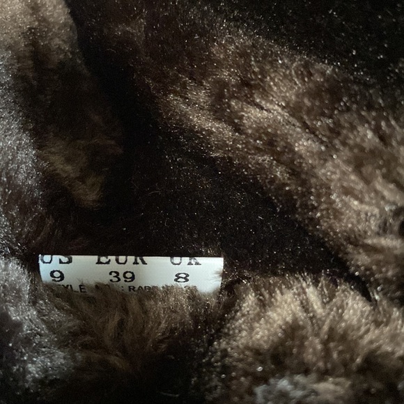 Brown boots with “fur” - Picture 6 of 8